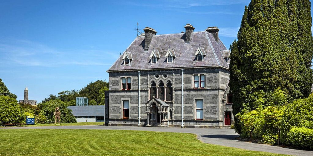 Exterior of the museum in Mayo