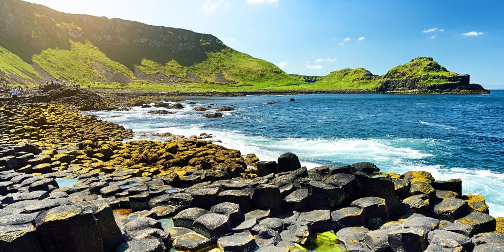 Coastline along the Giants Causeway